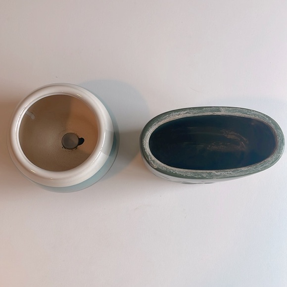 Two Small Ceramic Planters - Picture 2 of 4